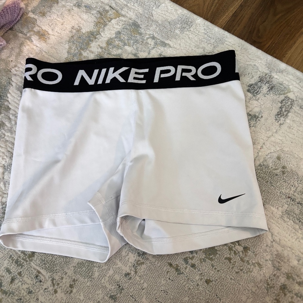 Medium White Nike Pro Spandex